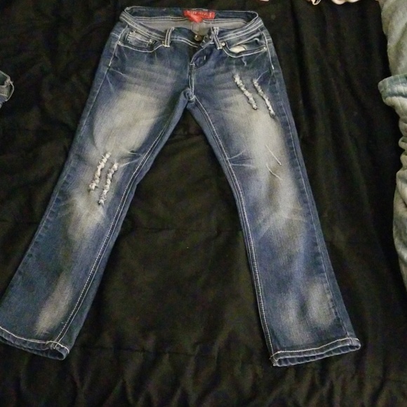 Red Rivet Jean Capris - Picture 1 of 8